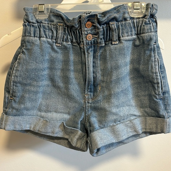 Hollister Pants - Hollister paper bag mom shorts.